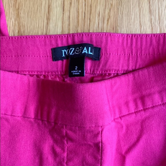 Roz & Ali Pink capri pants with poms - Picture 2 of 5